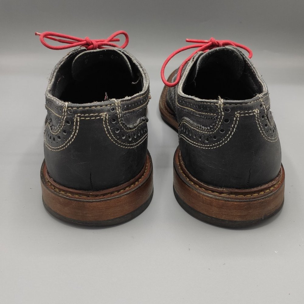 Allen Edmonds Men's Neumok Wingtip Leather Shoes - Picture 5 of 9